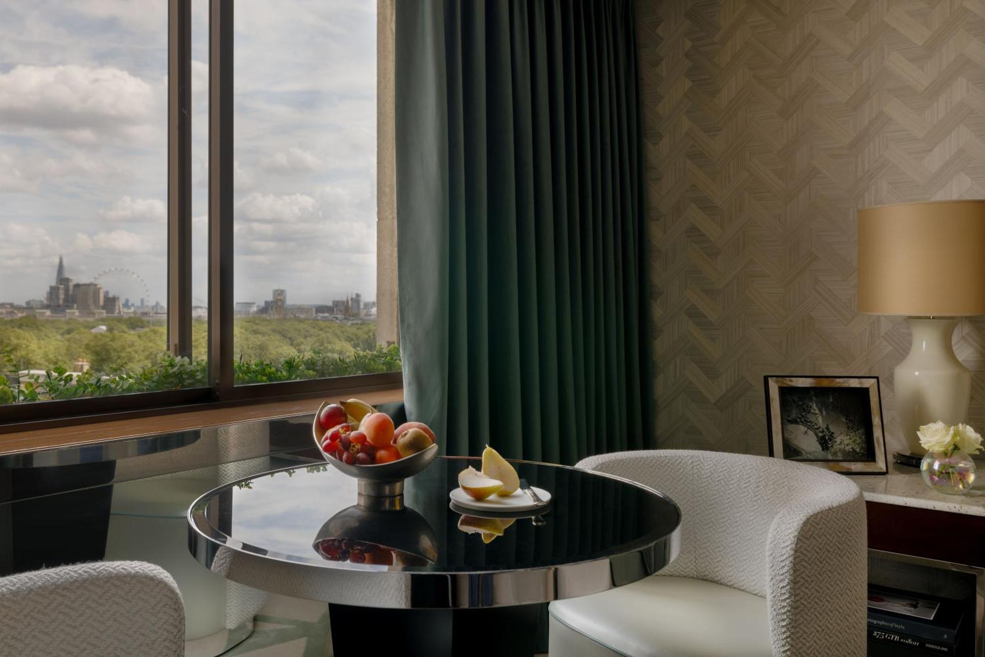 Four Seasons Hotel London At Park Lane Экстерьер фото